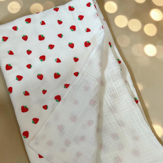 "Sweet Strawberry" Duplagéz Gyerektakaró – Eper Mintás Duplagéz, 100x130 cm 🍓