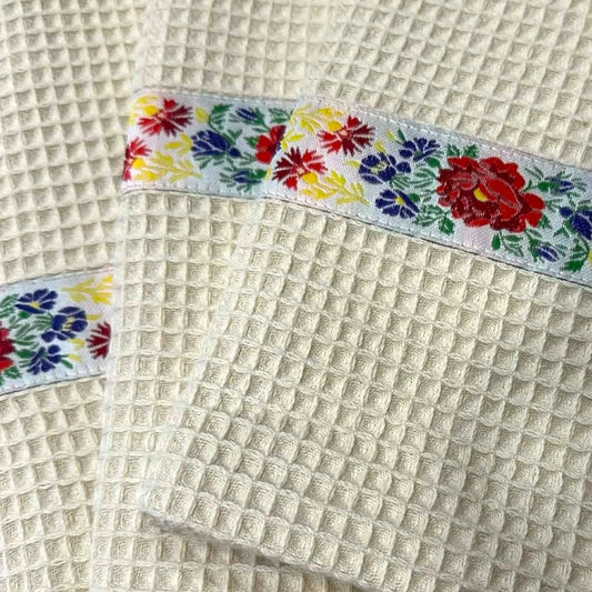 "Nagyi Konyhája" - Népies Díszítésű Gofri Kendő