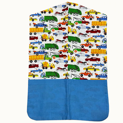 Vállfás ovis zsák munkagépes mintával