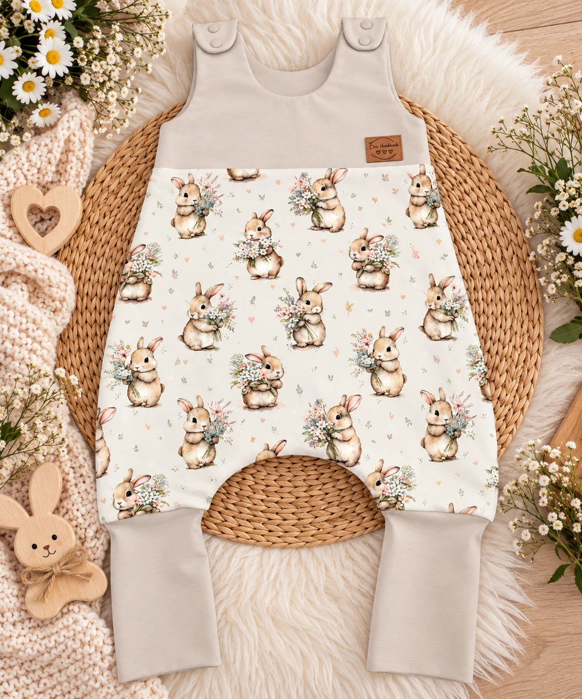 🐰🌸 Virágot tartó nyuszis tipegő hálózsák – 92-es méret